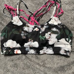 Victoria Spirt size L printed Sports bra